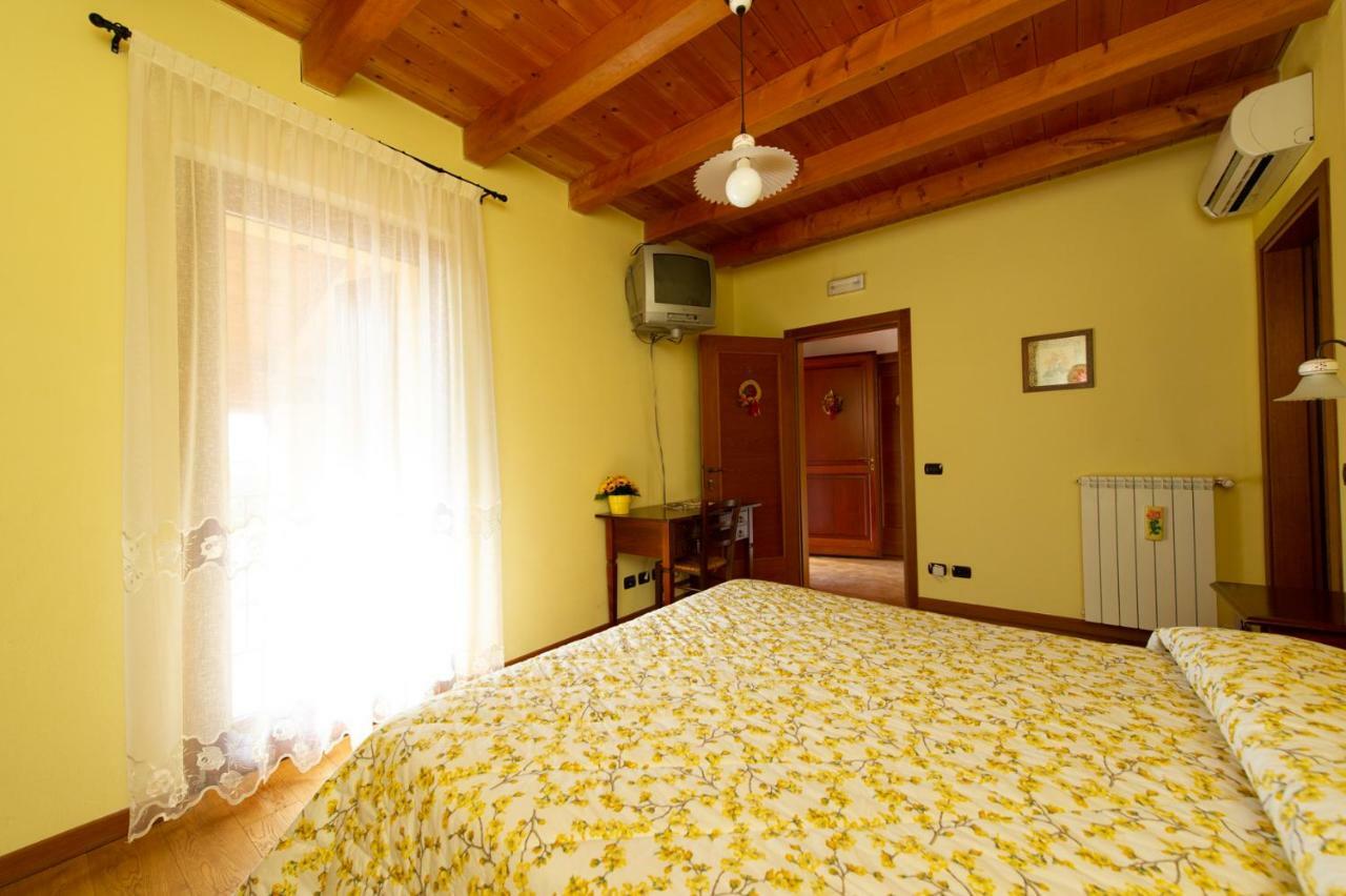 Agriturismo Lis Rosis Medea Esterno foto
