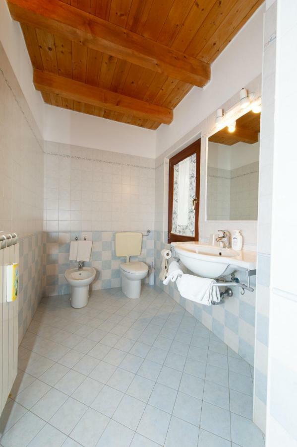 Agriturismo Lis Rosis Medea Esterno foto